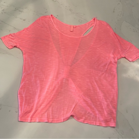 NWOT LF emma + sam neon pink cut out cropped tshirt - Picture 13 of 14